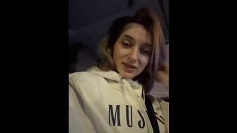 Media: _angelari_ Stripchat 2024-10-26 16:34:00