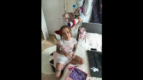 Media: enjoy_my_beauty Stripchat 2024-10-26 05:15:00