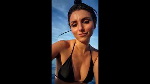 Media: izabella_bella Stripchat 2024-10-26 10:21:00