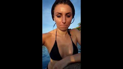 Media: izabella_bella Stripchat 2024-10-26 10:32:00