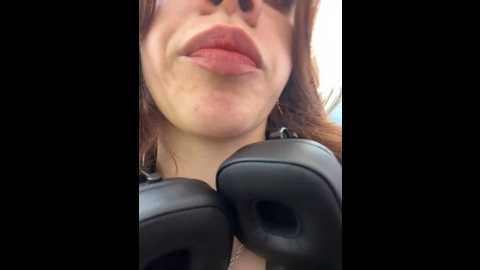 Media: lily__belle Stripchat 2024-10-26 12:11:00