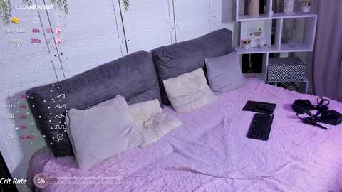 Media: naomi_one Stripchat 2024-10-26 15:00:00
