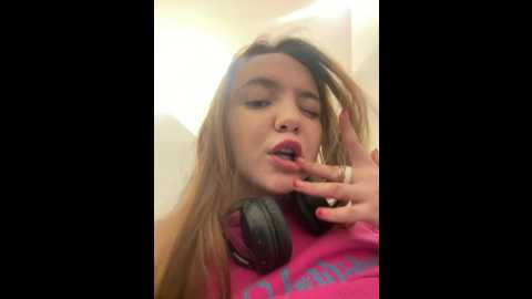 Media: risky_mirai Stripchat 2024-10-26 04:05:00