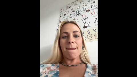 Media: streetdoll Stripchat 2024-10-26 08:46:00