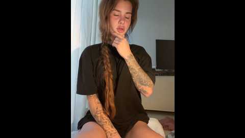 Media: emiliacatalina Stripchat 2024-10-27 22:00:00