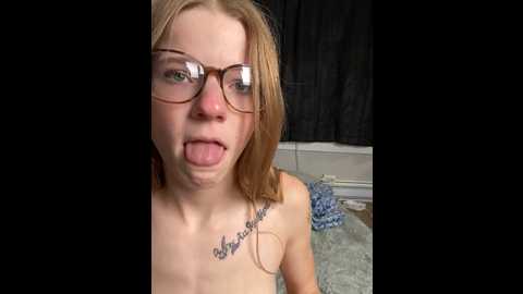 Media: foxy_ana13 Stripchat 2024-10-27 02:03:00