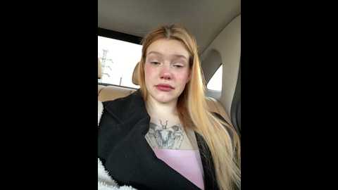Media: honey___hot Stripchat 2024-10-27 12:20:00