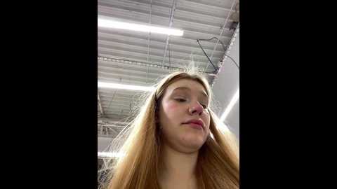Media: honey___hot Stripchat 2024-10-27 13:46:00