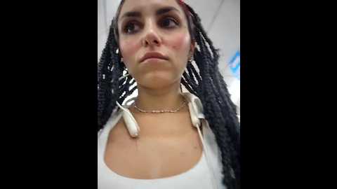 Media: izabella_bella Stripchat 2024-10-27 11:30:00