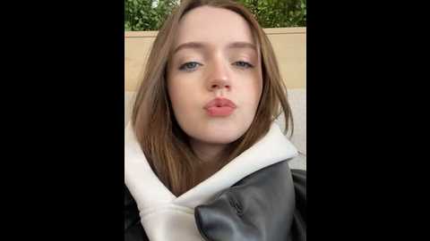 Media: jessi_meow Stripchat 2024-10-27 07:35:00