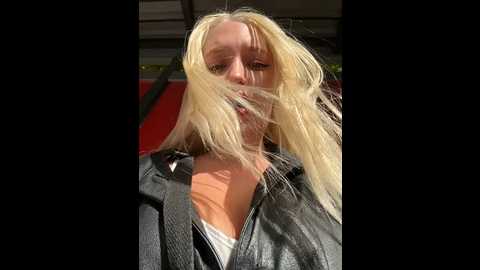 Media: milkyy_wway Stripchat 2024-10-27 07:30:00