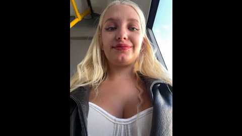 Media: milkyy_wway Stripchat 2024-10-27 08:51:00