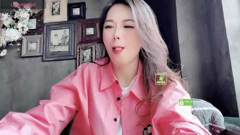 Media: oo_kaixin_oo Stripchat 2024-10-27 07:37:00