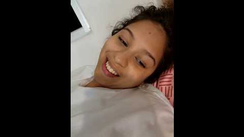 Media: shara_dreams Stripchat 2024-10-27 03:08:00