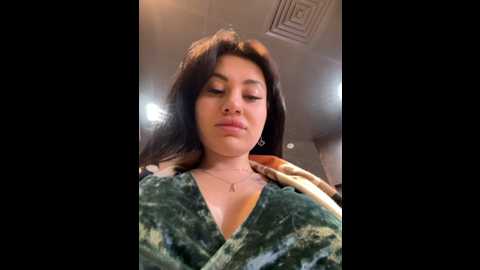 Media: wet__bunny Stripchat 2024-10-27 08:00:00