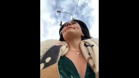 Media: wet__bunny Stripchat 2024-10-27 12:34:00