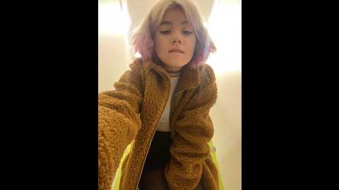 Media: baby__naughty Stripchat 2024-10-28 14:09:00
