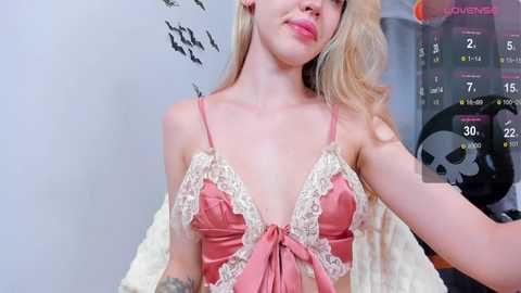 Media: emydollyy Stripchat 2024-10-28 16:09:00
