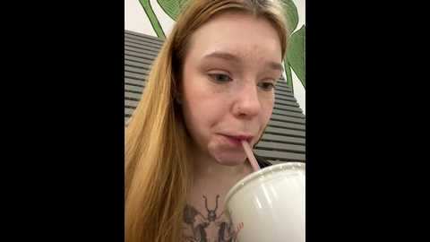 Media: honey___hot Stripchat 2024-10-28 15:21:00