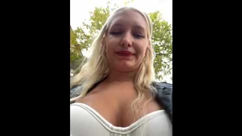 Media: milkyy_wway Stripchat 2024-10-28 08:04:00