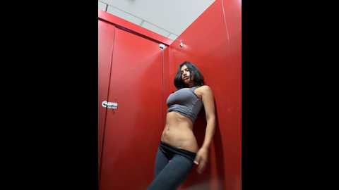 Media: sexi_noemi Stripchat 2024-10-28 21:00:00