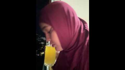 Media: sweetmuslim01 Stripchat 2024-10-28 02:28:00