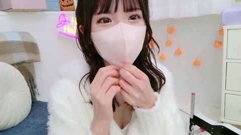 Media: _minami_ Stripchat 2024-10-29 13:52:00