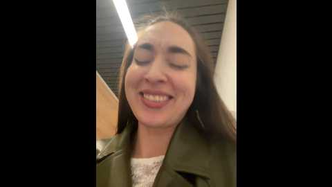 Media: holly_play Stripchat 2024-10-29 12:32:00