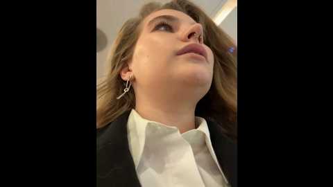 Media: holy_tereza Stripchat 2024-10-29 17:56:00