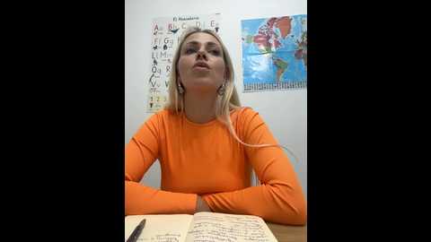 Media: streetdoll Stripchat 2024-10-29 17:16:00
