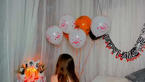Media: emiliaswallow Stripchat 2024-10-30 04:40:00