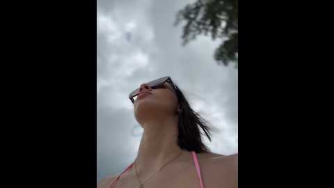 Media: maya_bay Stripchat 2024-10-30 04:04:00