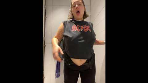 Media: suziemurray Stripchat 2024-10-30 07:20:00