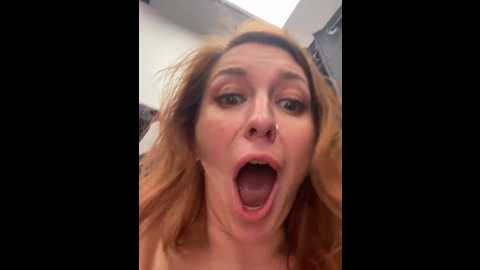 Media: sweet___emily Stripchat 2024-10-30 12:58:00