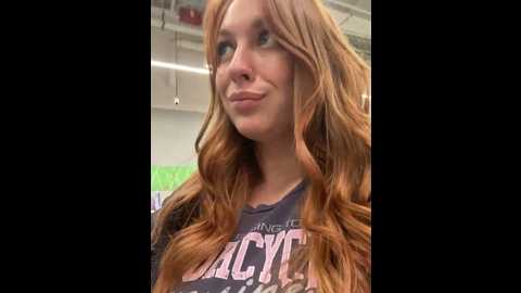 Media: sweet___emily Stripchat 2024-10-30 15:08:00