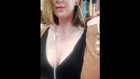 Media: topsywilde Stripchat 2024-10-30 10:38:00