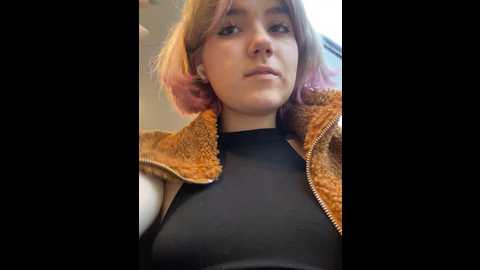 Media: baby__naughty Stripchat 2024-10-31 13:38:00