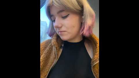 Media: baby__naughty Stripchat 2024-10-31 14:05:00