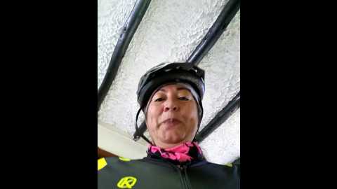 Media: emma_tour Stripchat 2024-10-31 15:42:00