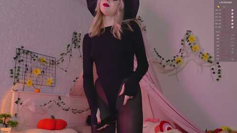 Media: loraadoll Stripchat 2024-10-31 14:08:00