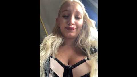 Media: milkyy_wway Stripchat 2024-10-31 07:29:00