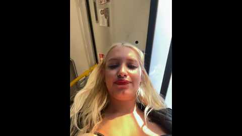 Media: milkyy_wway Stripchat 2024-10-31 09:02:00