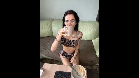 Media: pawsitive_panther Stripchat 2024-10-31 09:53:00