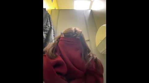 Media: peachy_dream Stripchat 2024-10-31 01:08:00