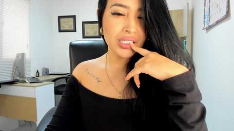 Media: sara_fun Stripchat 2024-10-31 17:24:00