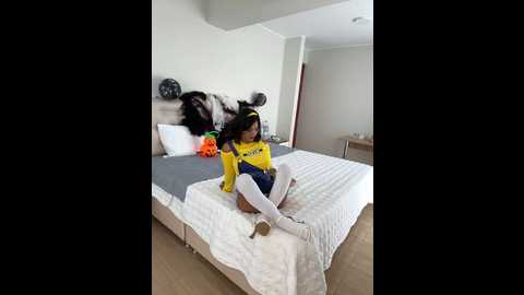 Media: sexi_noemi Stripchat 2024-10-31 15:10:00