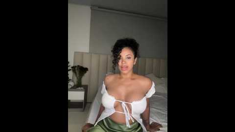 Media: brunettexio Stripchat 2024-11-01 01:21:00