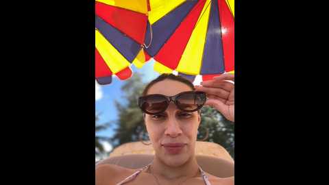 Media: maya_bay Stripchat 2024-11-01 04:18:00