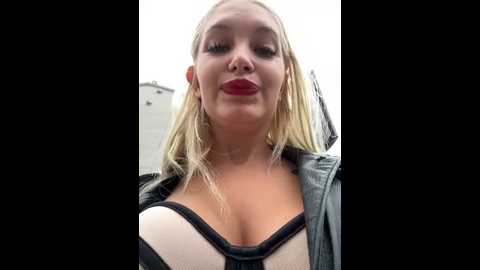 Media: milkyy_wway Stripchat 2024-11-01 07:20:00