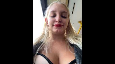 Media: milkyy_wway Stripchat 2024-11-01 08:32:00
